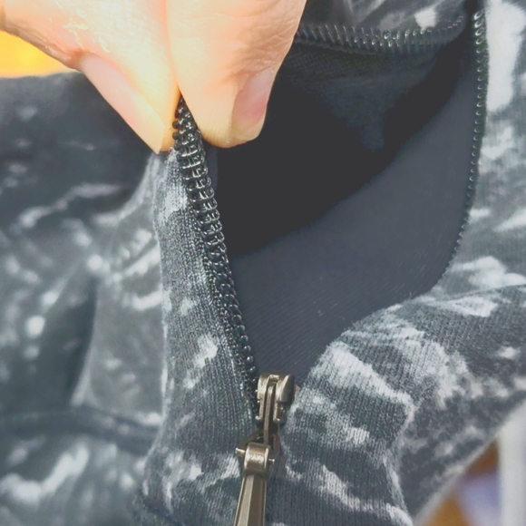 Tuff Athletics Yoga leggings- Size Medium Black/Grey pattern - Picture 10 of 10